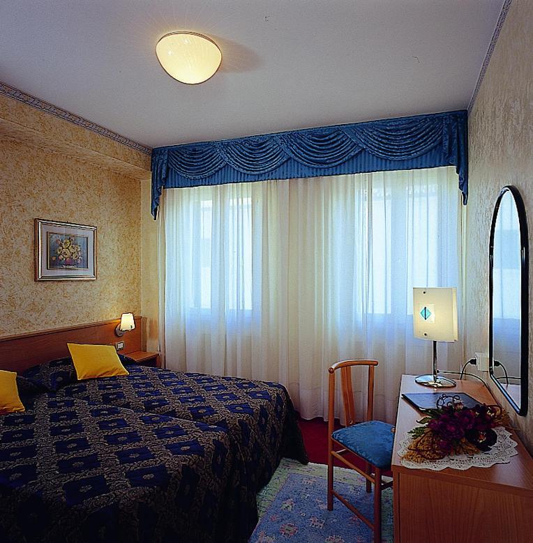 Hotel Catullo Bardolino Extérieur photo